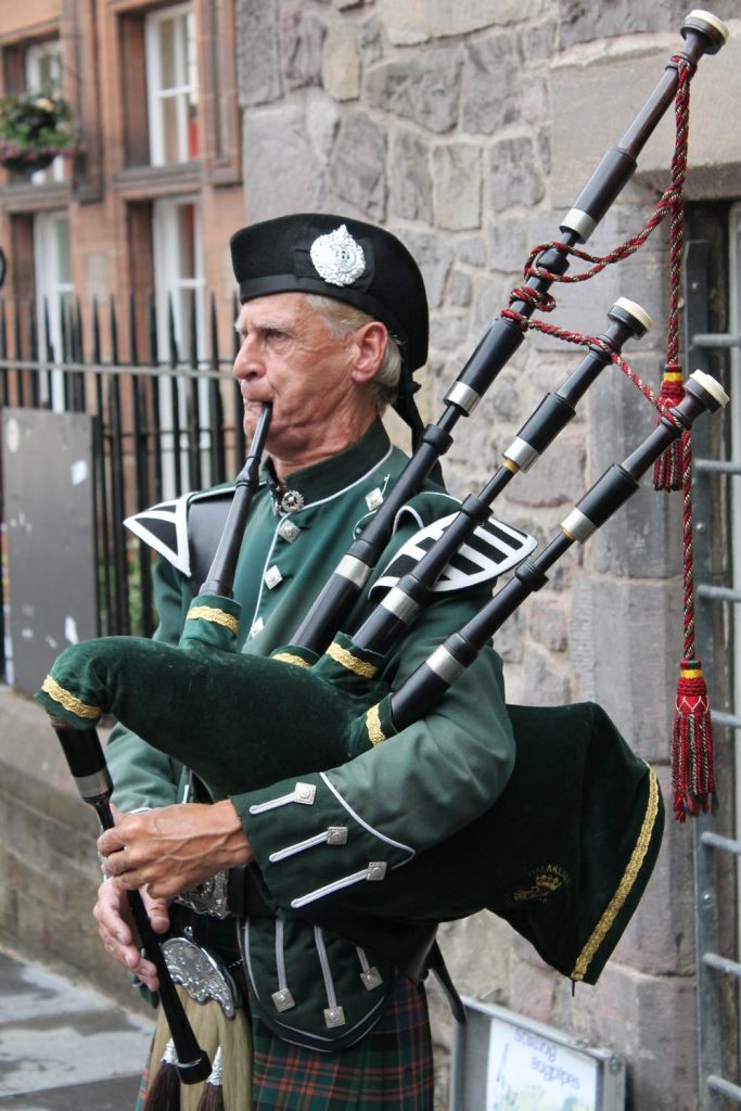 Burns Night EFL Lesson - bagpiper